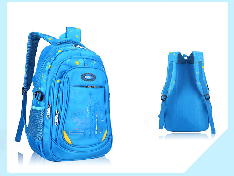 mochilas de estudiantes de secundaria de diversos colores